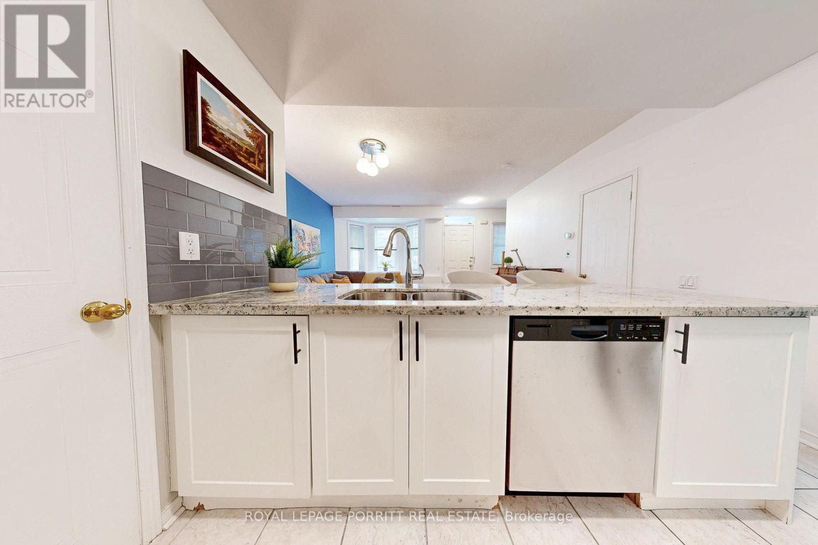 












174 - 760 LAWRENCE AVENUE W

,
Toronto,




Ontario
M6A3E7

