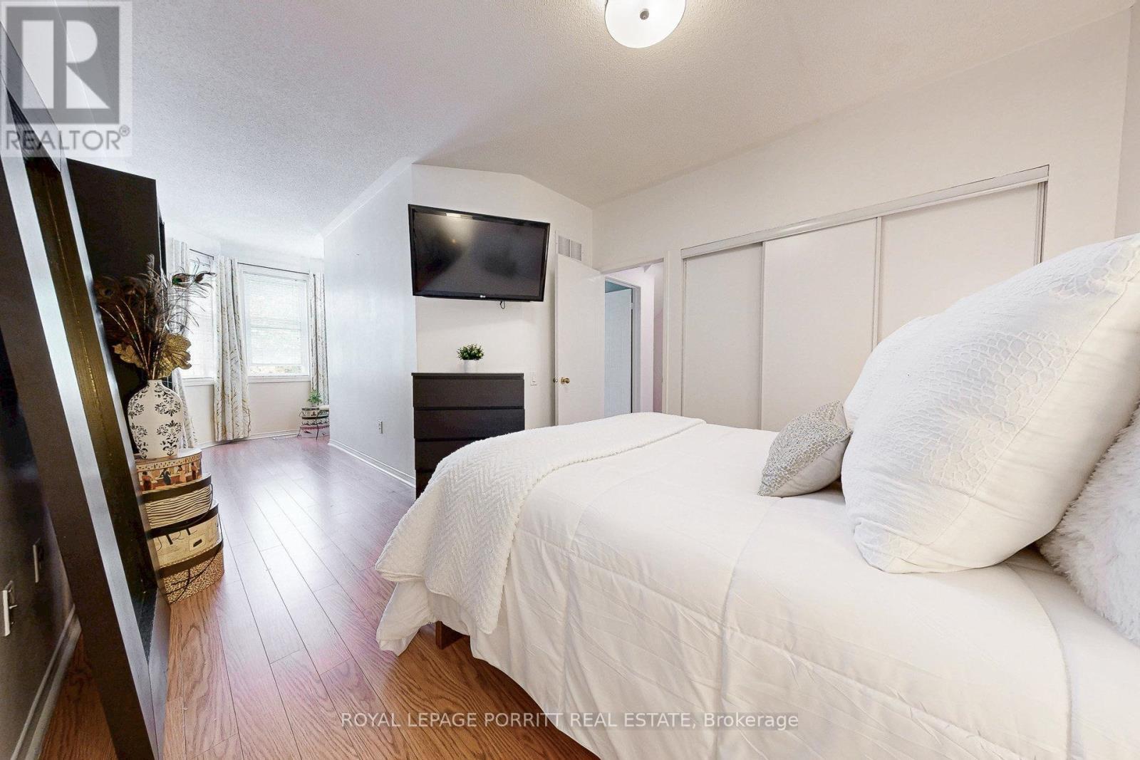 












174 - 760 LAWRENCE AVENUE W

,
Toronto,




Ontario
M6A3E7

