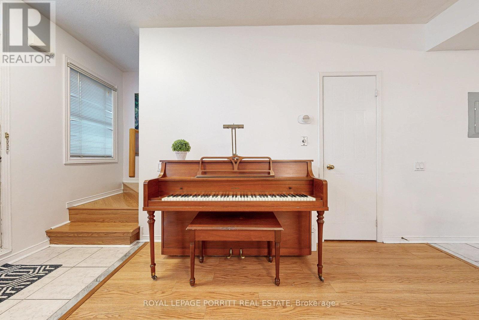 












174 - 760 LAWRENCE AVENUE W

,
Toronto,




Ontario
M6A3E7

