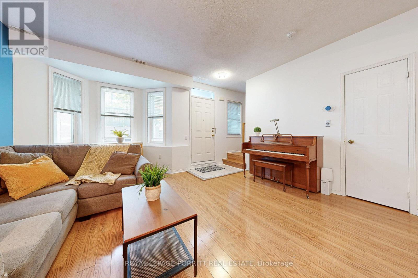 












174 - 760 LAWRENCE AVENUE W

,
Toronto,




Ontario
M6A3E7

