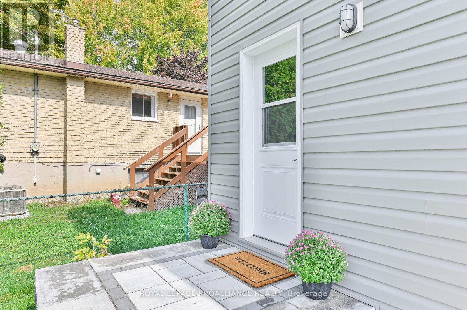 












27 MAPLEWOOD AVENUE

,
Brighton,




Ontario
K0K1H0

