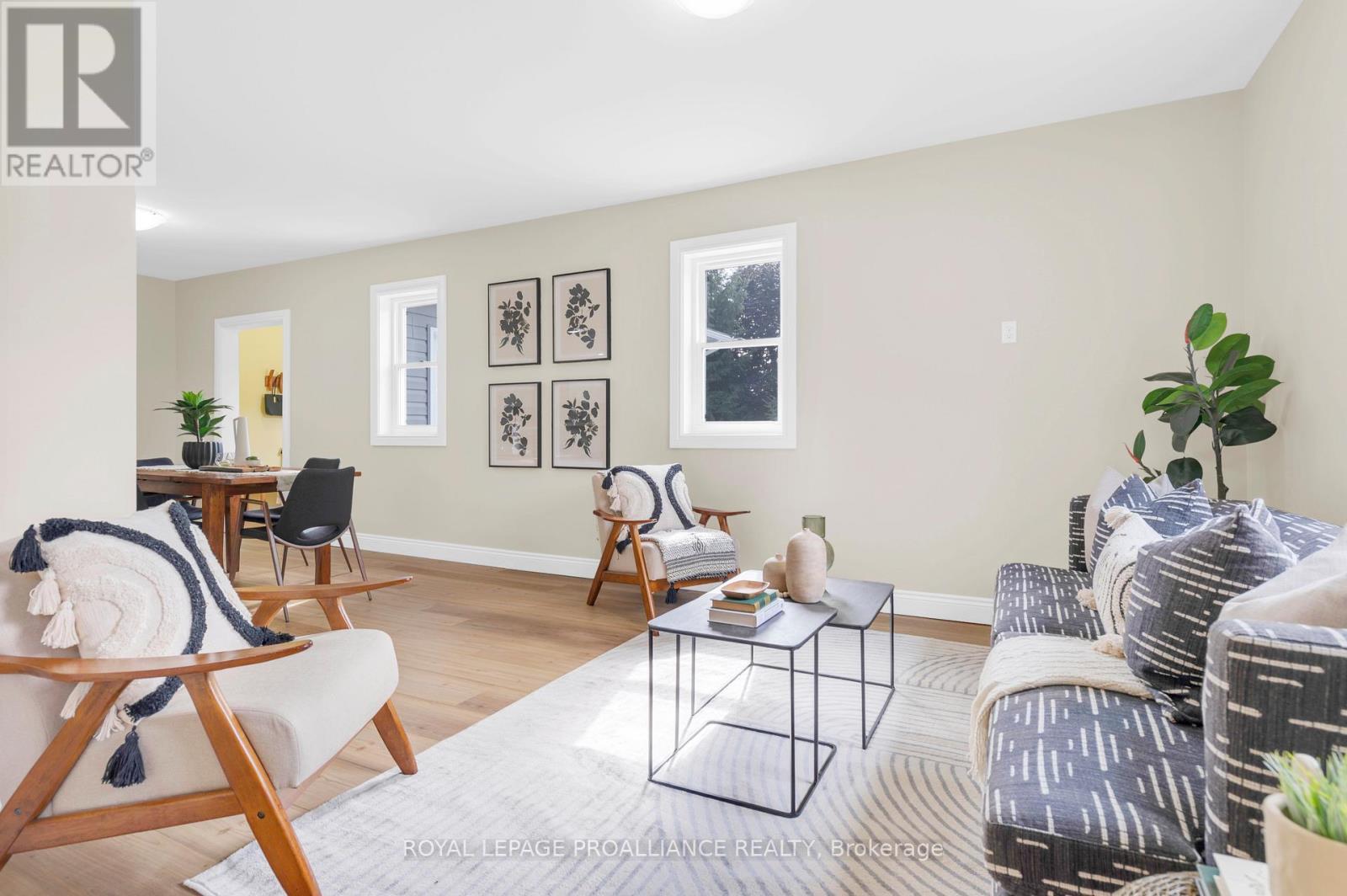 












27 MAPLEWOOD AVENUE

,
Brighton,




Ontario
K0K1H0

