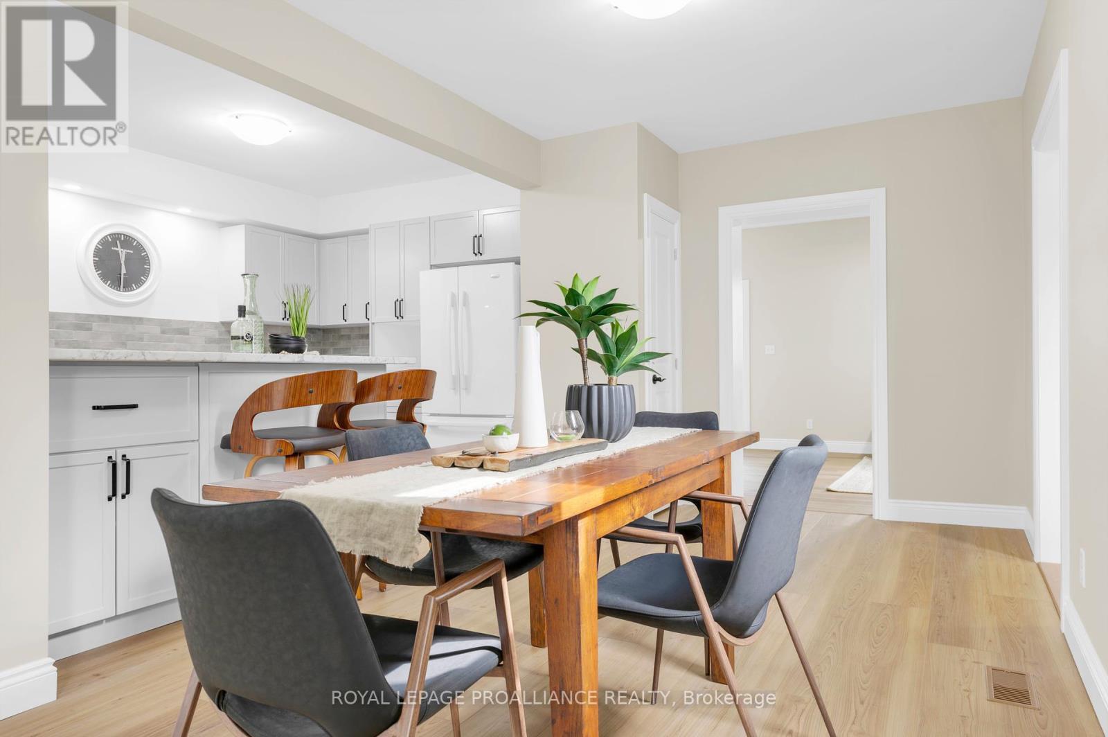 












27 MAPLEWOOD AVENUE

,
Brighton,




Ontario
K0K1H0

