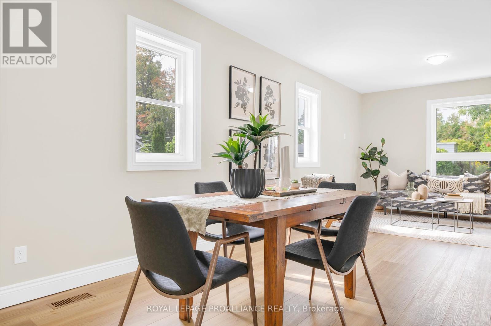 












27 MAPLEWOOD AVENUE

,
Brighton,




Ontario
K0K1H0

