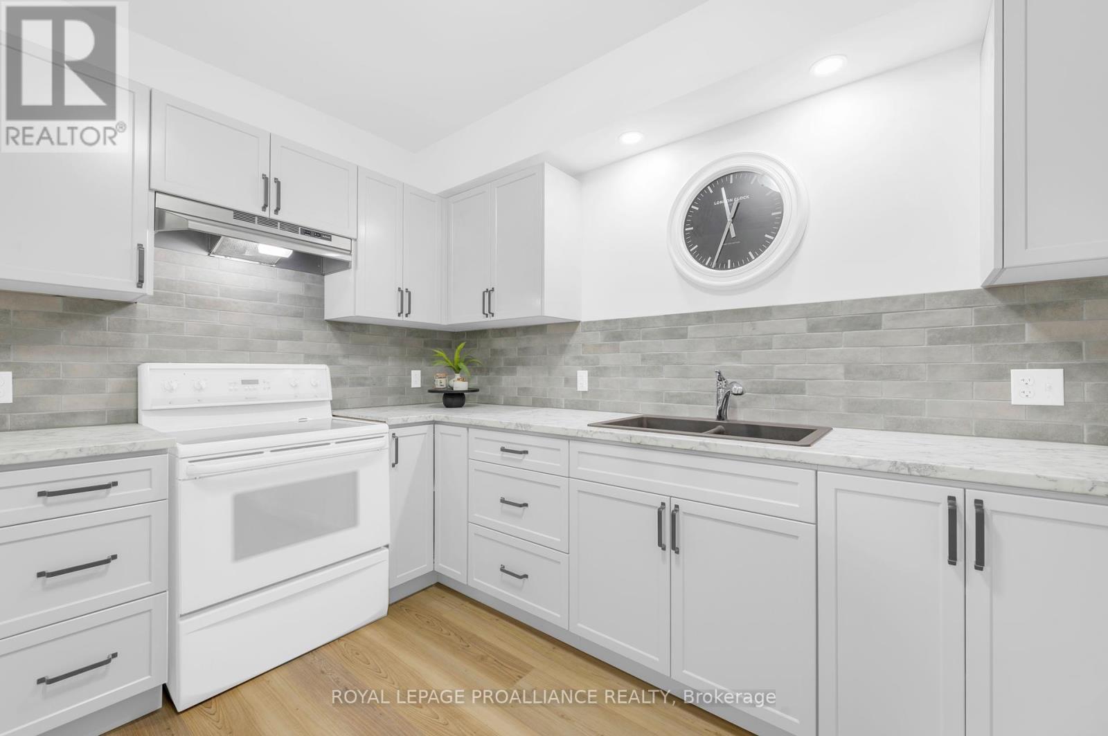 












27 MAPLEWOOD AVENUE

,
Brighton,




Ontario
K0K1H0

