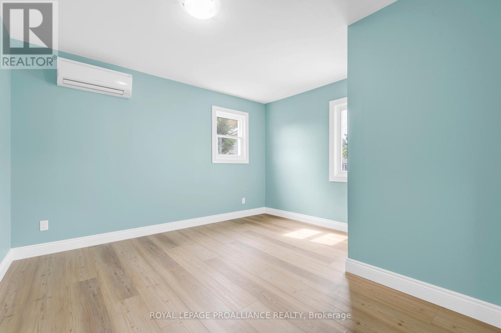 












27 MAPLEWOOD AVENUE

,
Brighton,




Ontario
K0K1H0

