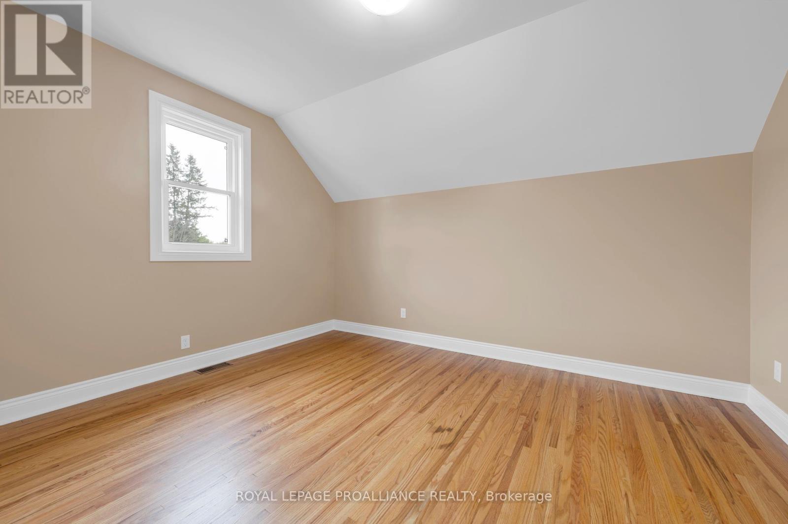 












27 MAPLEWOOD AVENUE

,
Brighton,




Ontario
K0K1H0

