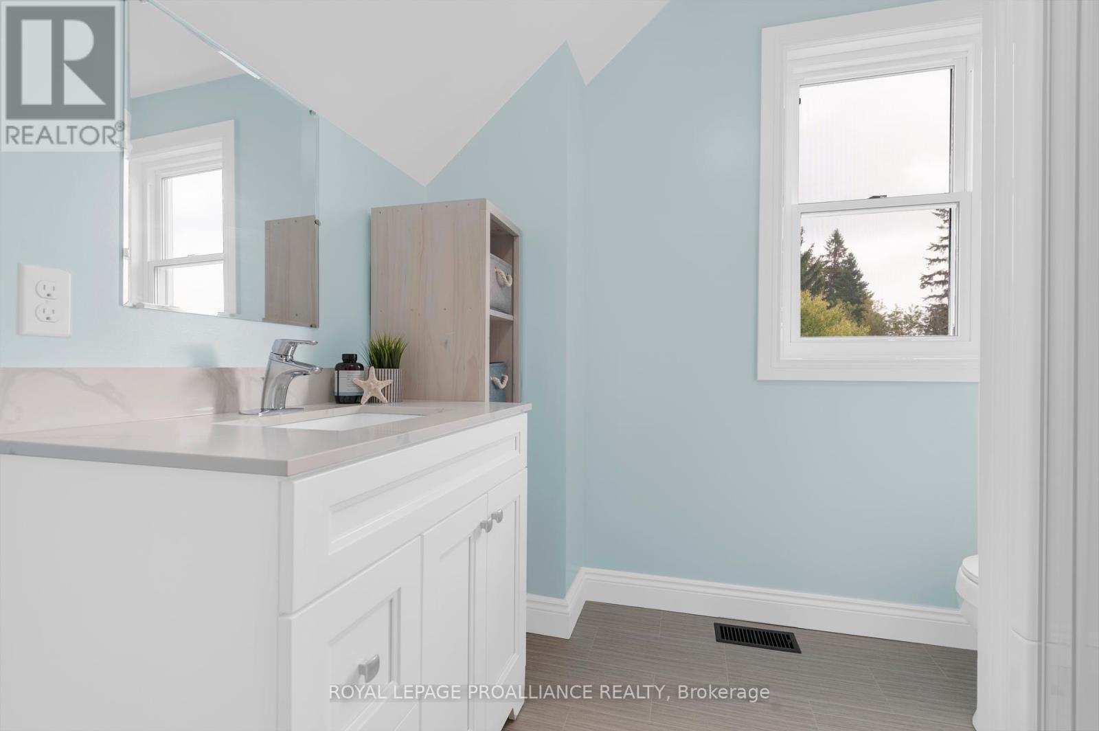












27 MAPLEWOOD AVENUE

,
Brighton,




Ontario
K0K1H0

