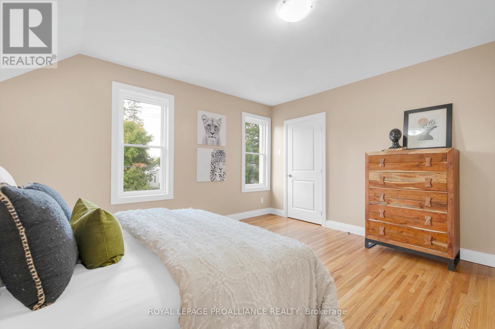 












27 MAPLEWOOD AVENUE

,
Brighton,




Ontario
K0K1H0

