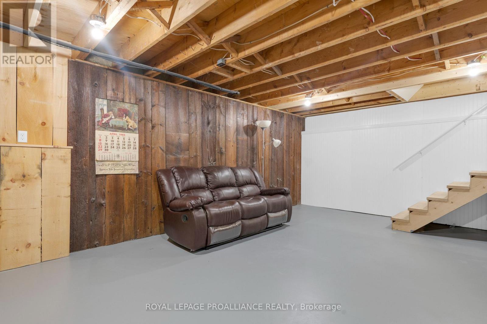 












27 MAPLEWOOD AVENUE

,
Brighton,




Ontario
K0K1H0

