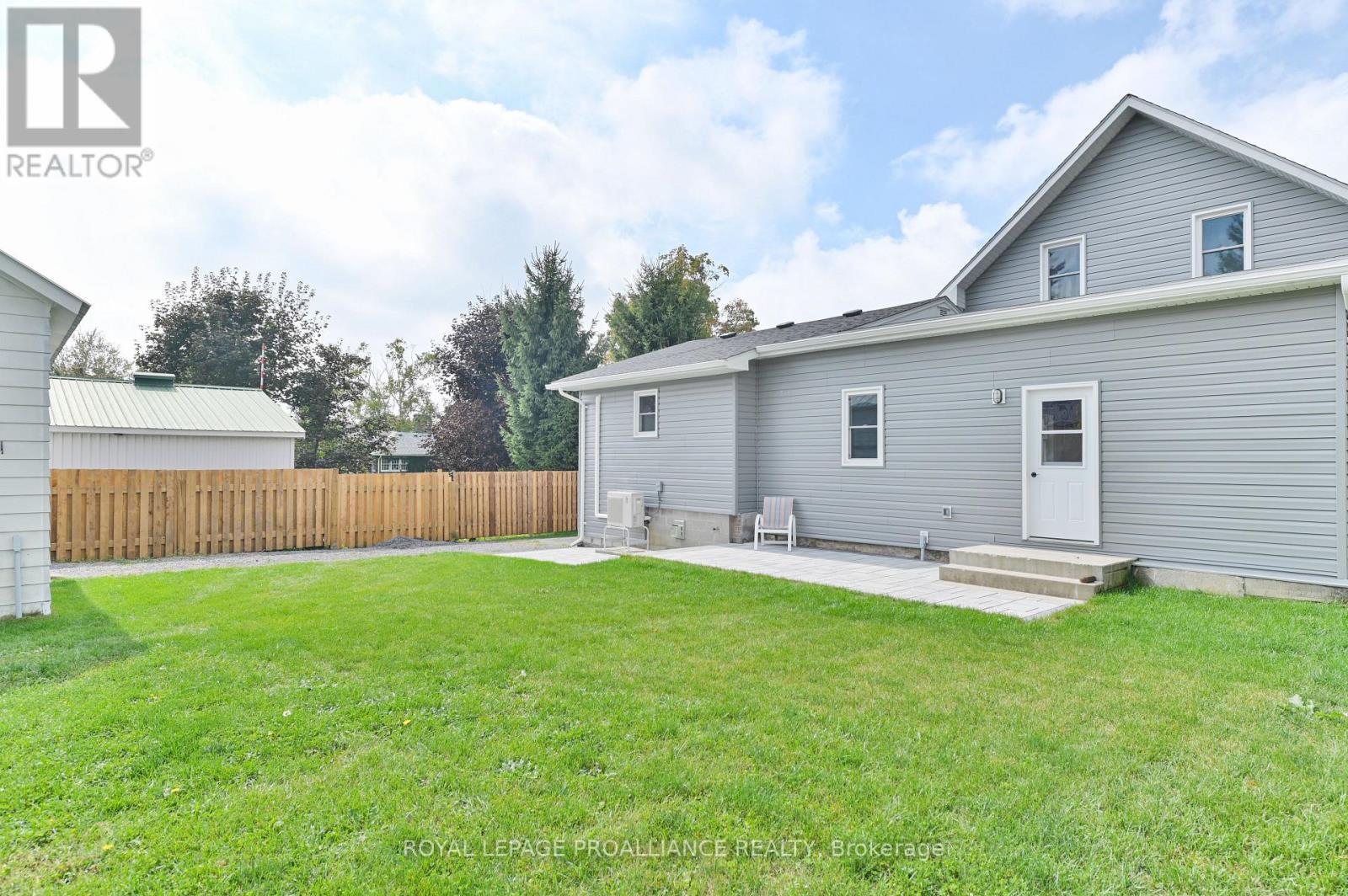 












27 MAPLEWOOD AVENUE

,
Brighton,




Ontario
K0K1H0

