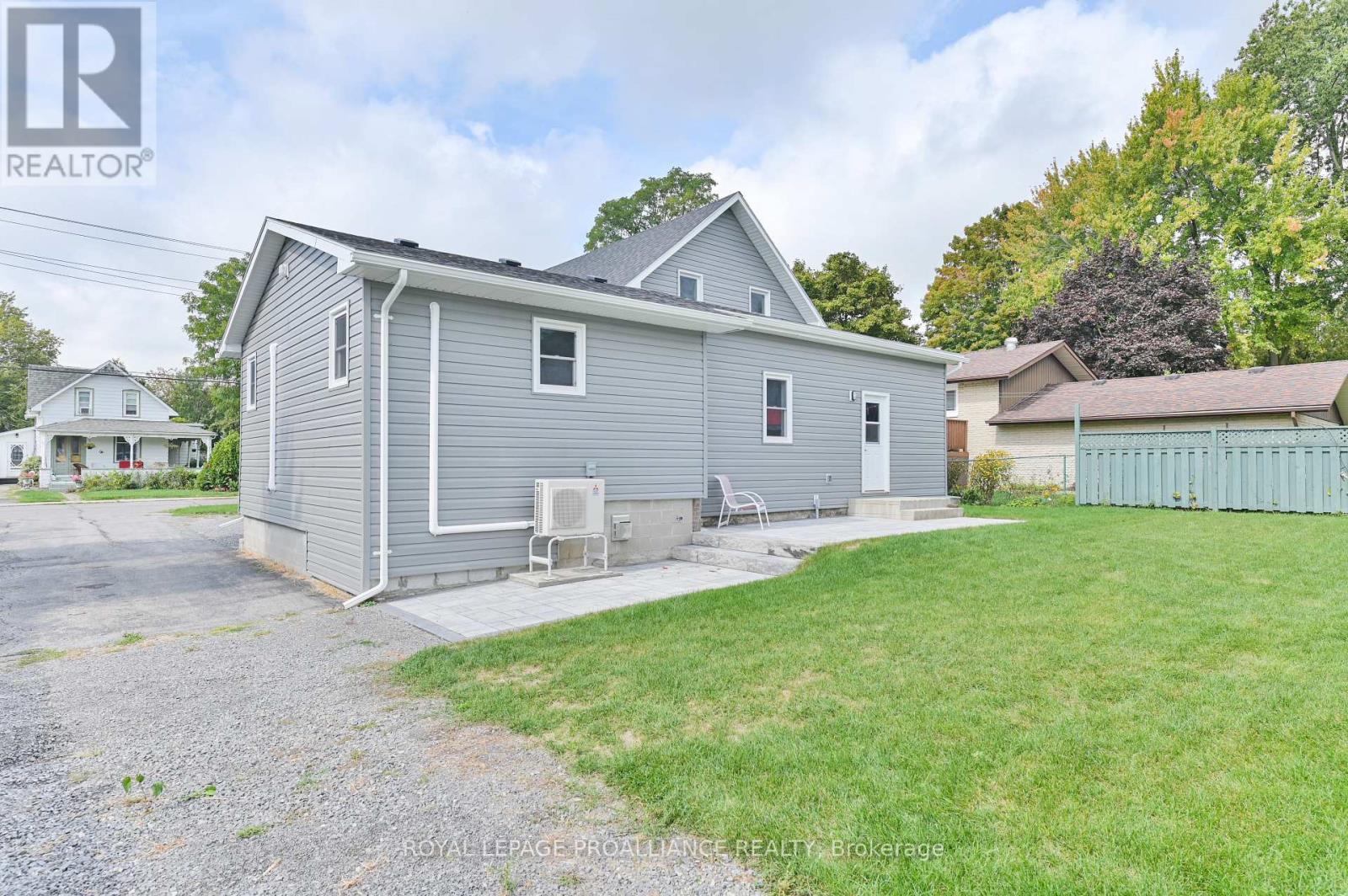 












27 MAPLEWOOD AVENUE

,
Brighton,




Ontario
K0K1H0

