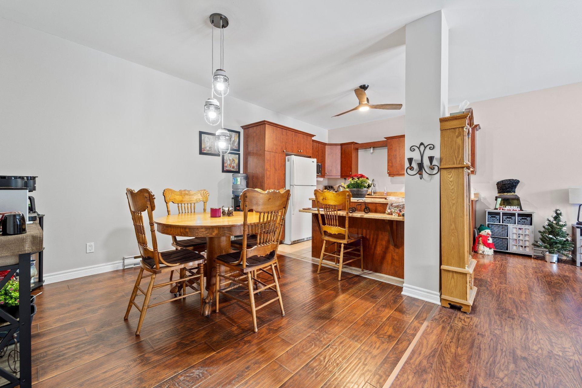 









253

 - 263


Rue Principale

,
Grenville,




QC
J0V1J0

