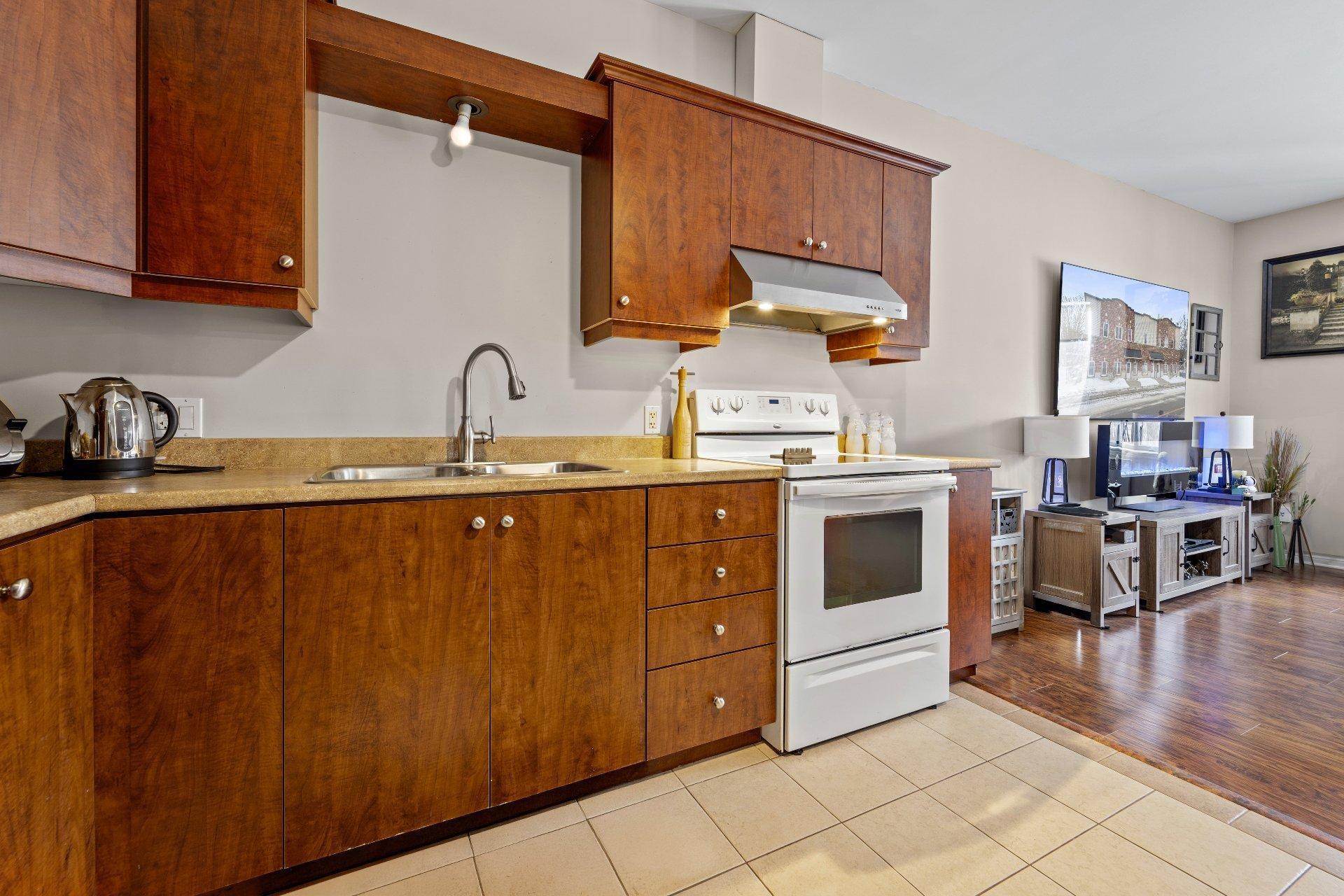 









253

 - 263


Rue Principale

,
Grenville,




QC
J0V1J0

