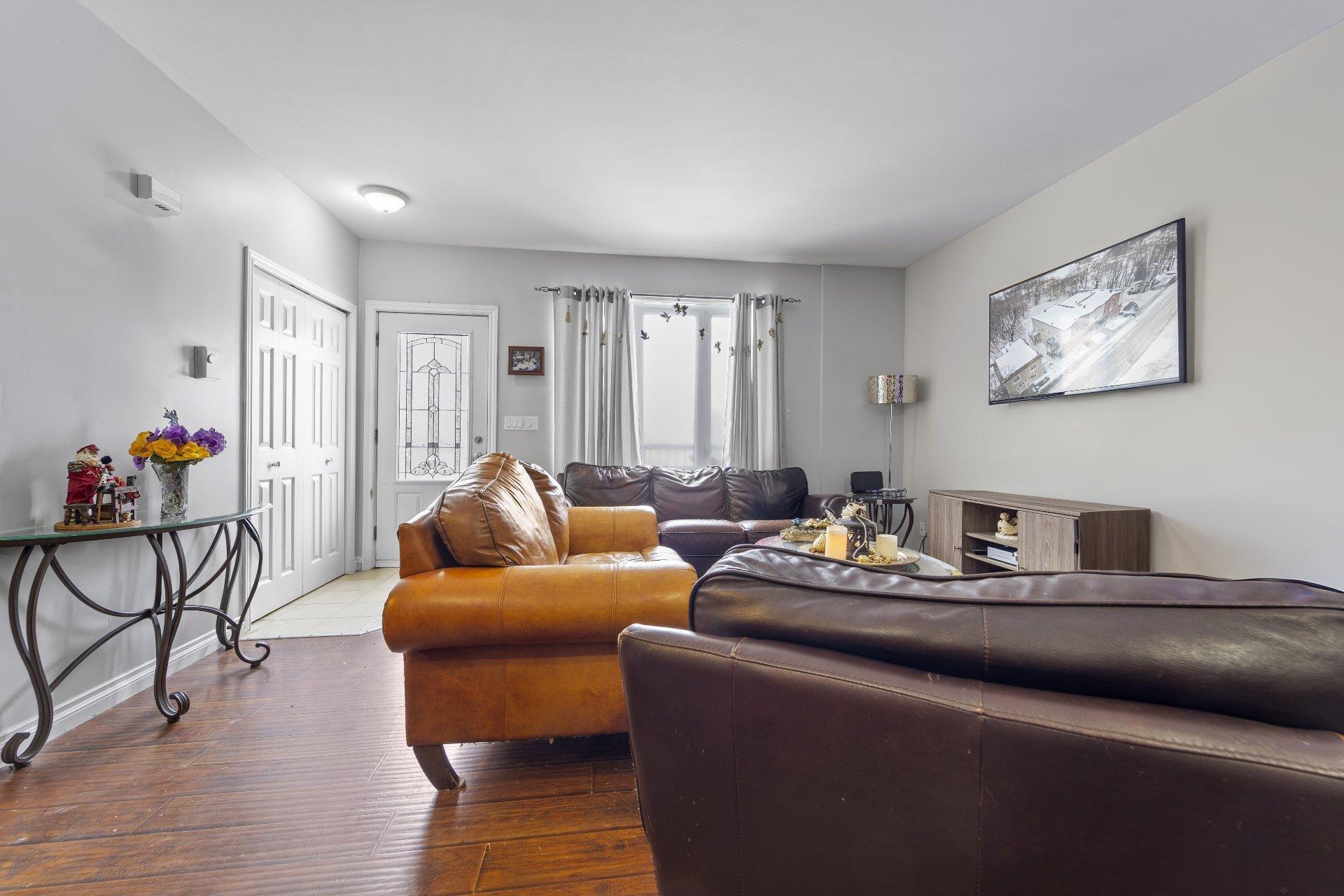 









253

 - 263


Rue Principale

,
Grenville,




QC
J0V1J0

