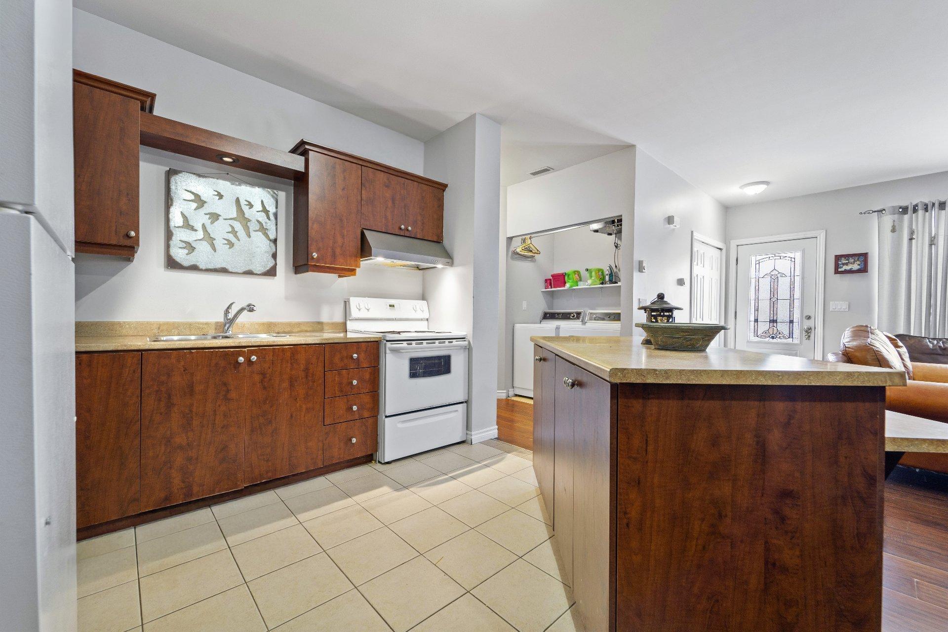 









253

 - 263


Rue Principale

,
Grenville,




QC
J0V1J0

