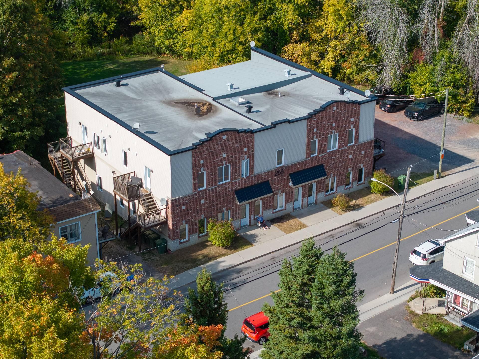 









253

 - 263


Rue Principale

,
Grenville,




QC
J0V1J0

