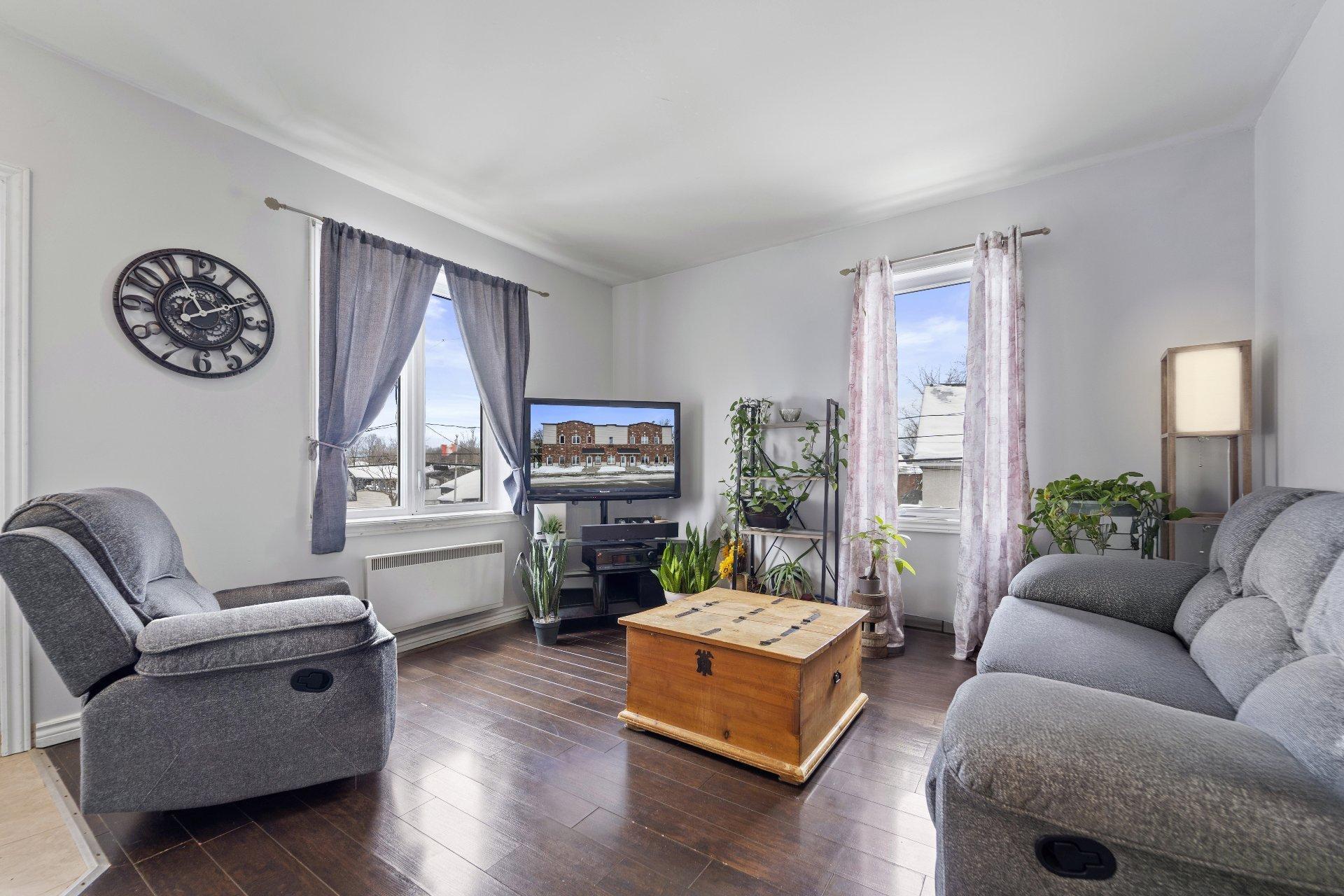 









253

 - 263


Rue Principale

,
Grenville,




QC
J0V1J0

