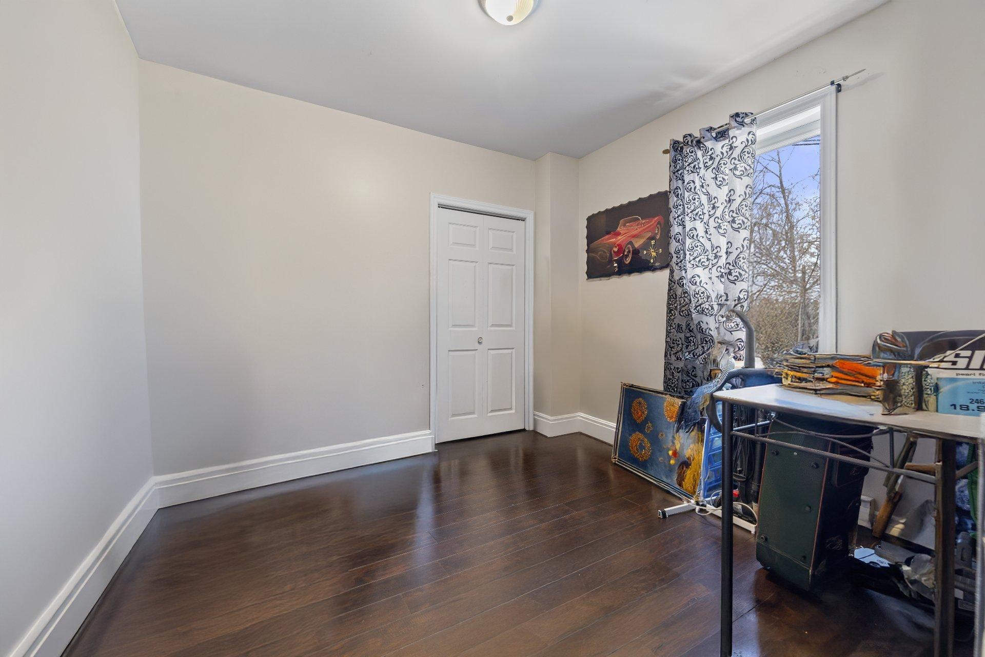 









253

 - 263


Rue Principale

,
Grenville,




QC
J0V1J0

