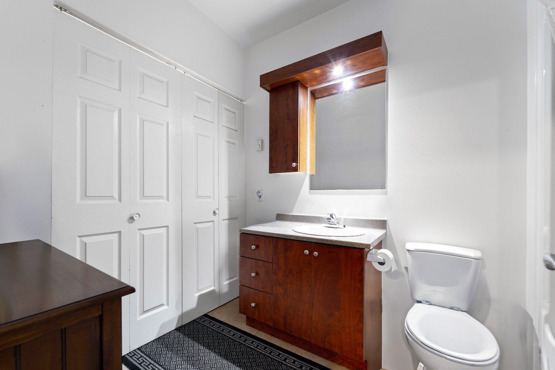 









253

 - 263


Rue Principale

,
Grenville,




QC
J0V1J0

