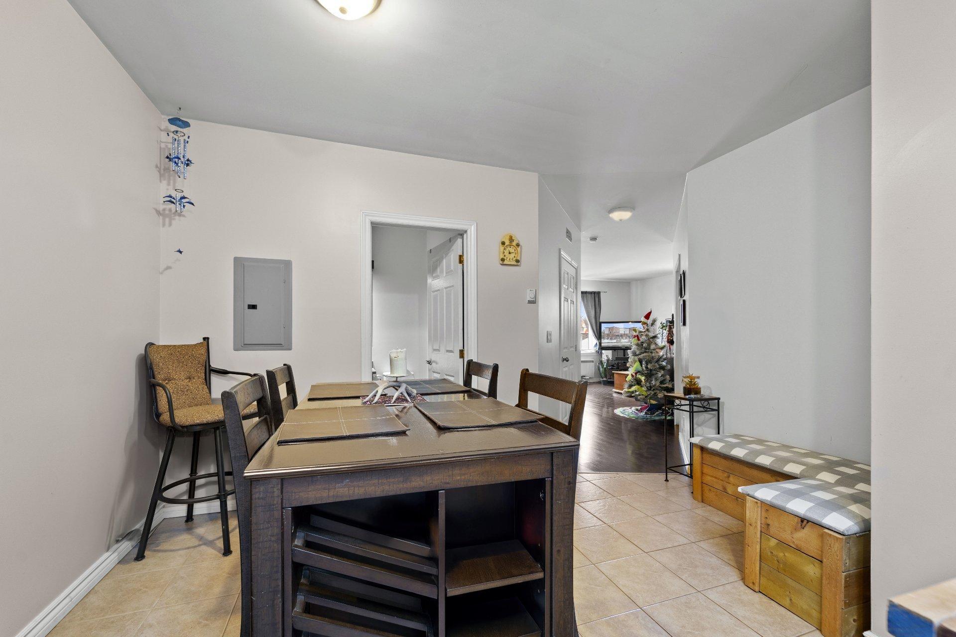 









253

 - 263


Rue Principale

,
Grenville,




QC
J0V1J0

