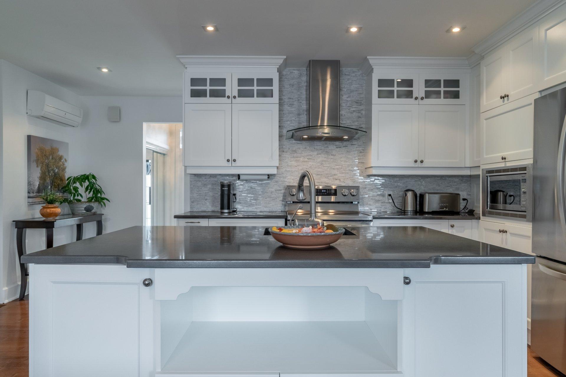 









1665


Rue Abraham-Massé

,
Chambly,




QC
J3L0P4

