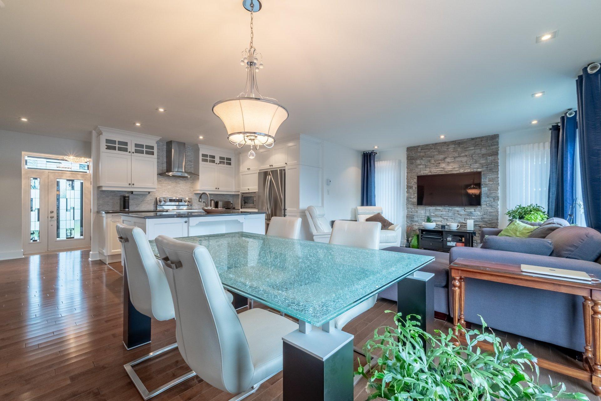 









1665


Rue Abraham-Massé

,
Chambly,




QC
J3L0P4

