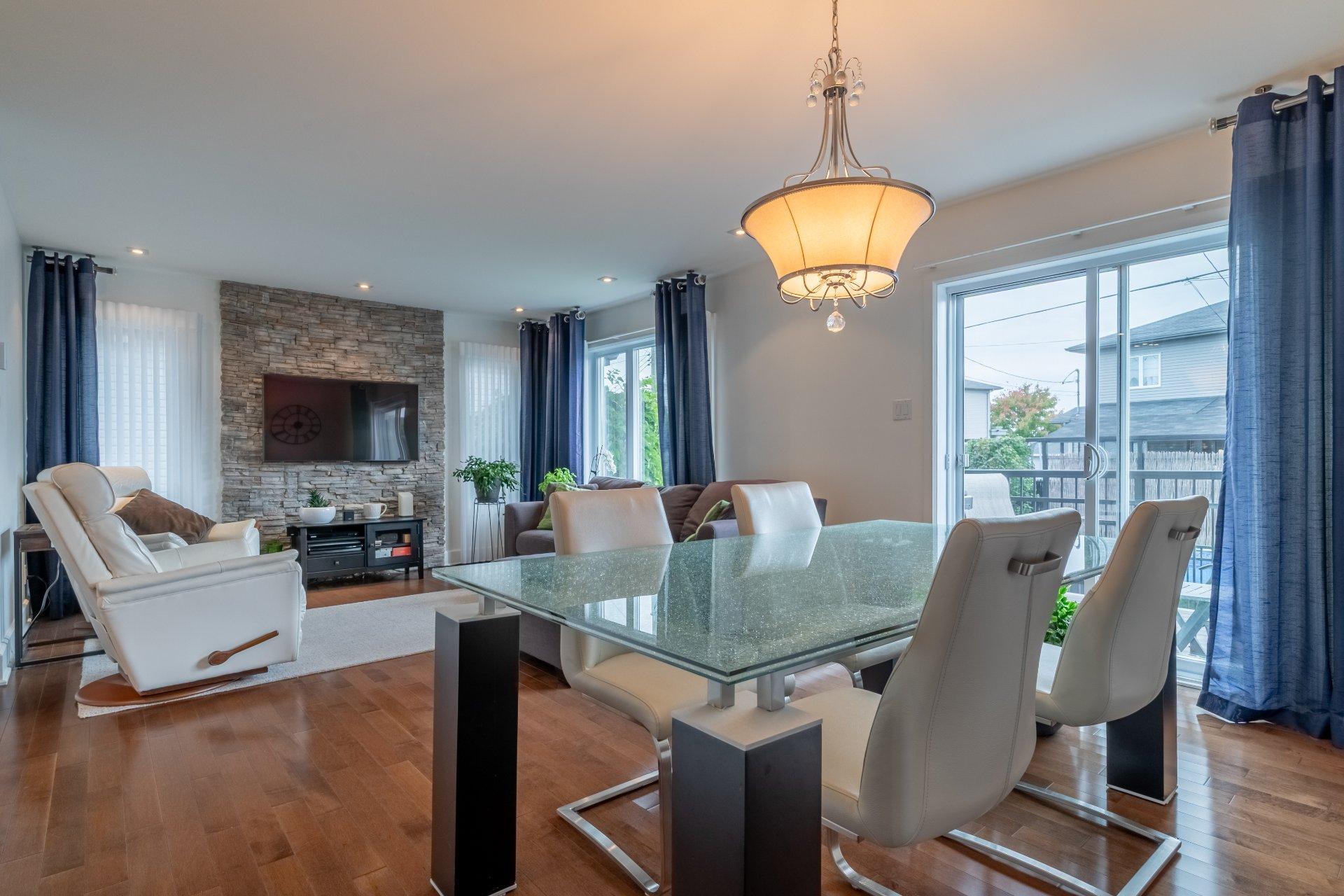 









1665


Rue Abraham-Massé

,
Chambly,




QC
J3L0P4

