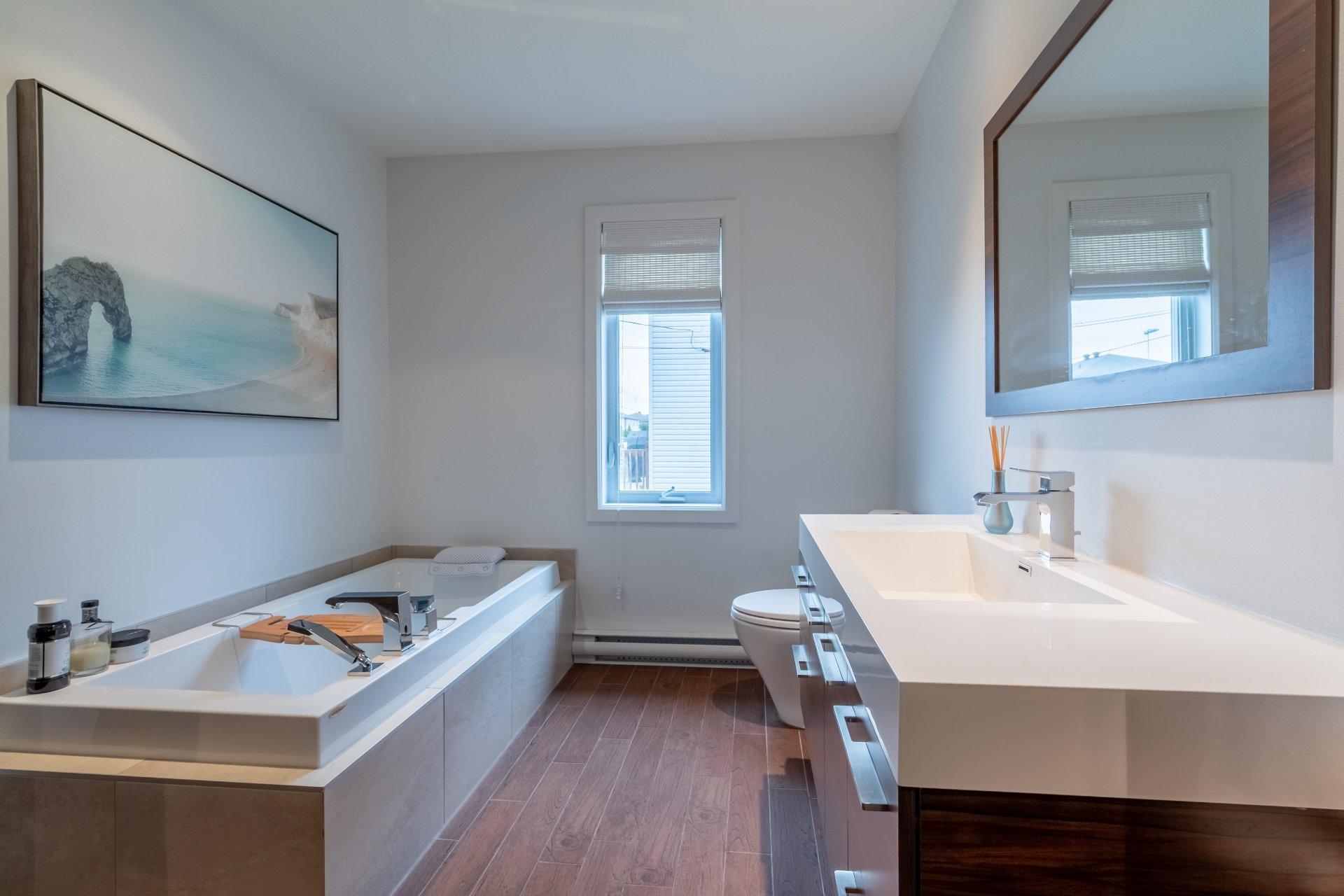 









1665


Rue Abraham-Massé

,
Chambly,




QC
J3L0P4


