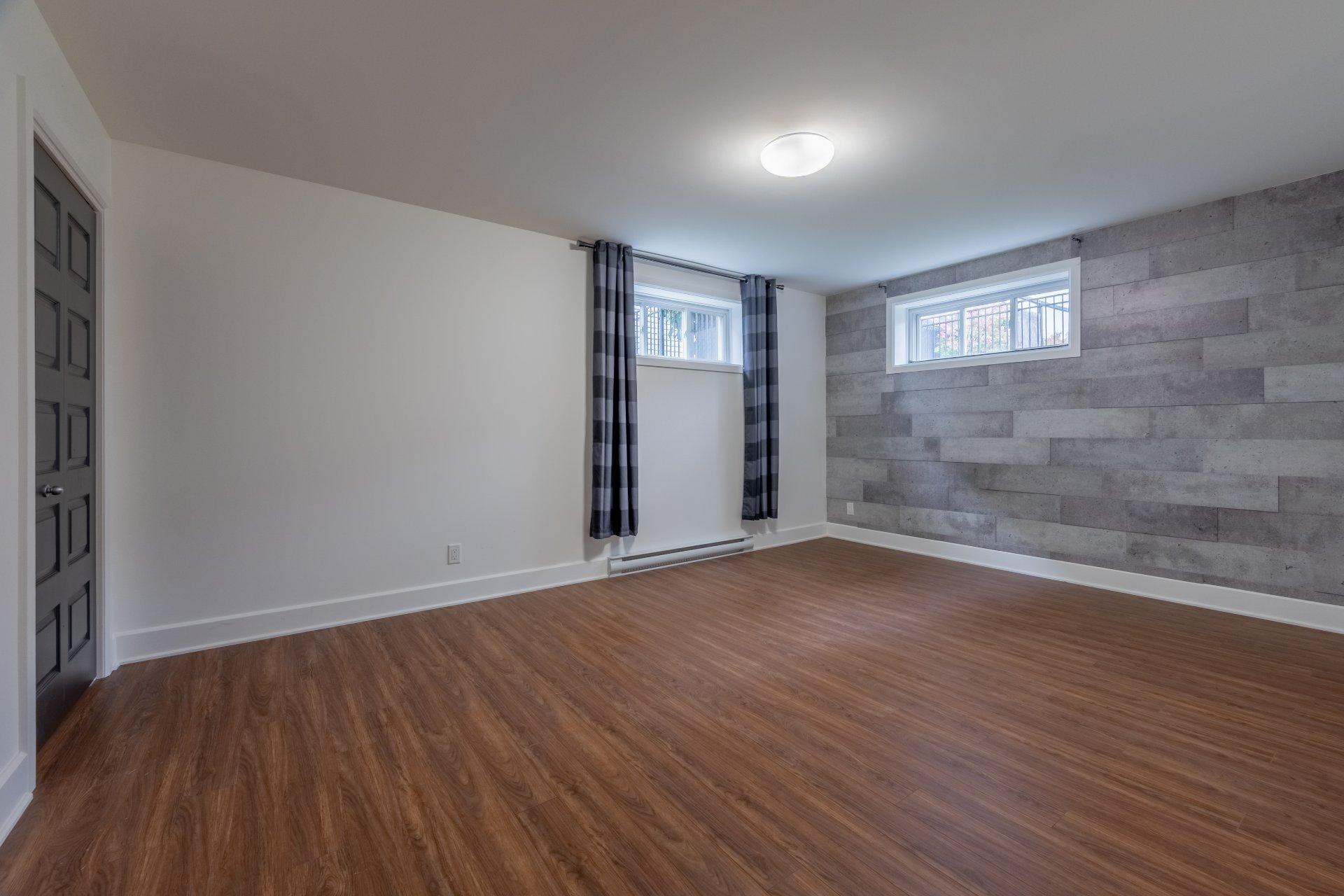 









1665


Rue Abraham-Massé

,
Chambly,




QC
J3L0P4

