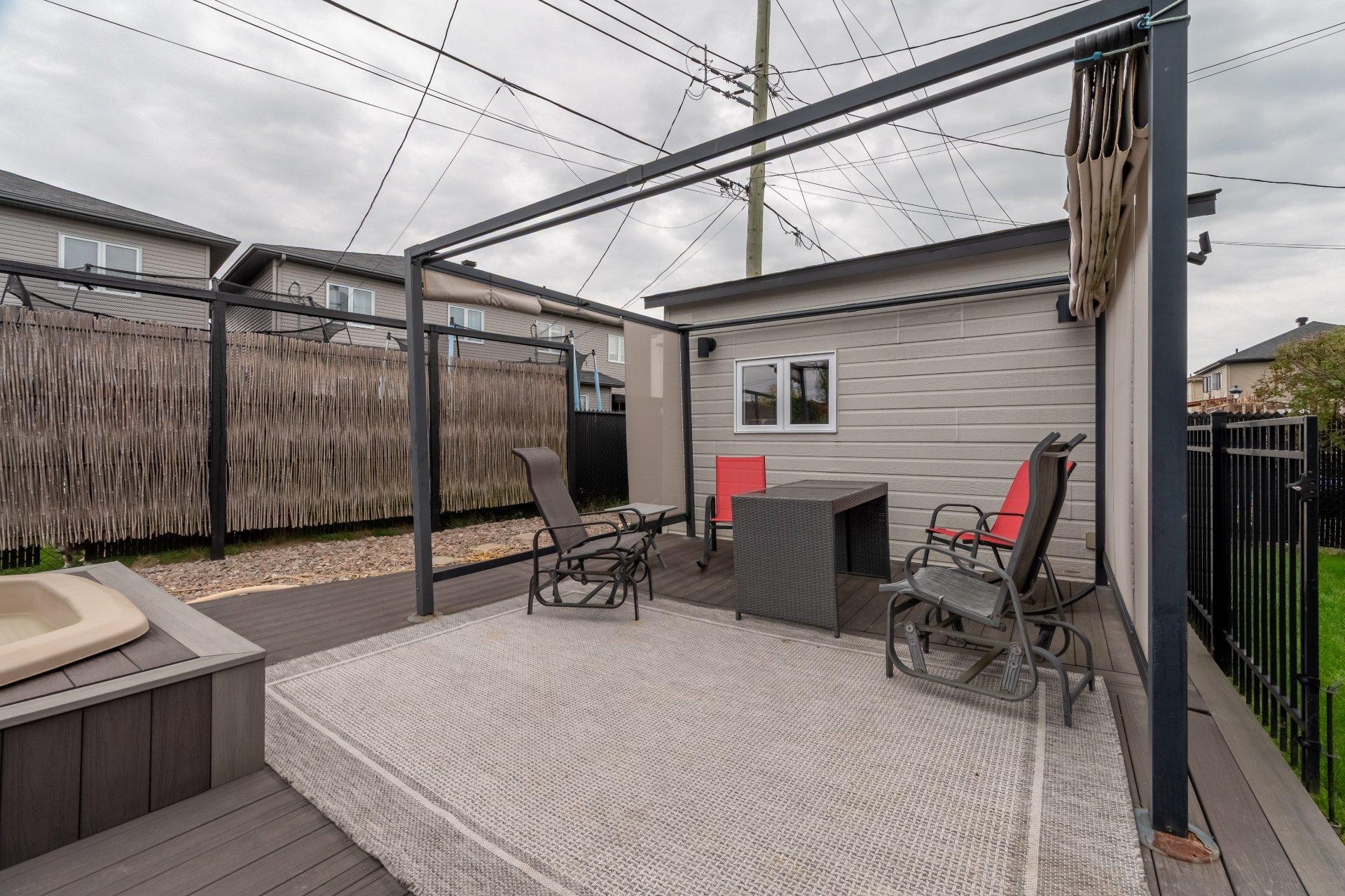 









1665


Rue Abraham-Massé

,
Chambly,




QC
J3L0P4

