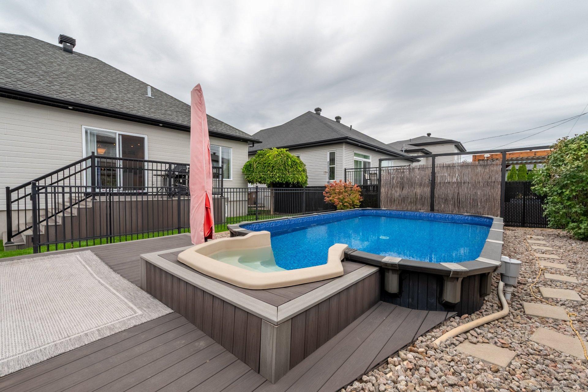 









1665


Rue Abraham-Massé

,
Chambly,




QC
J3L0P4

