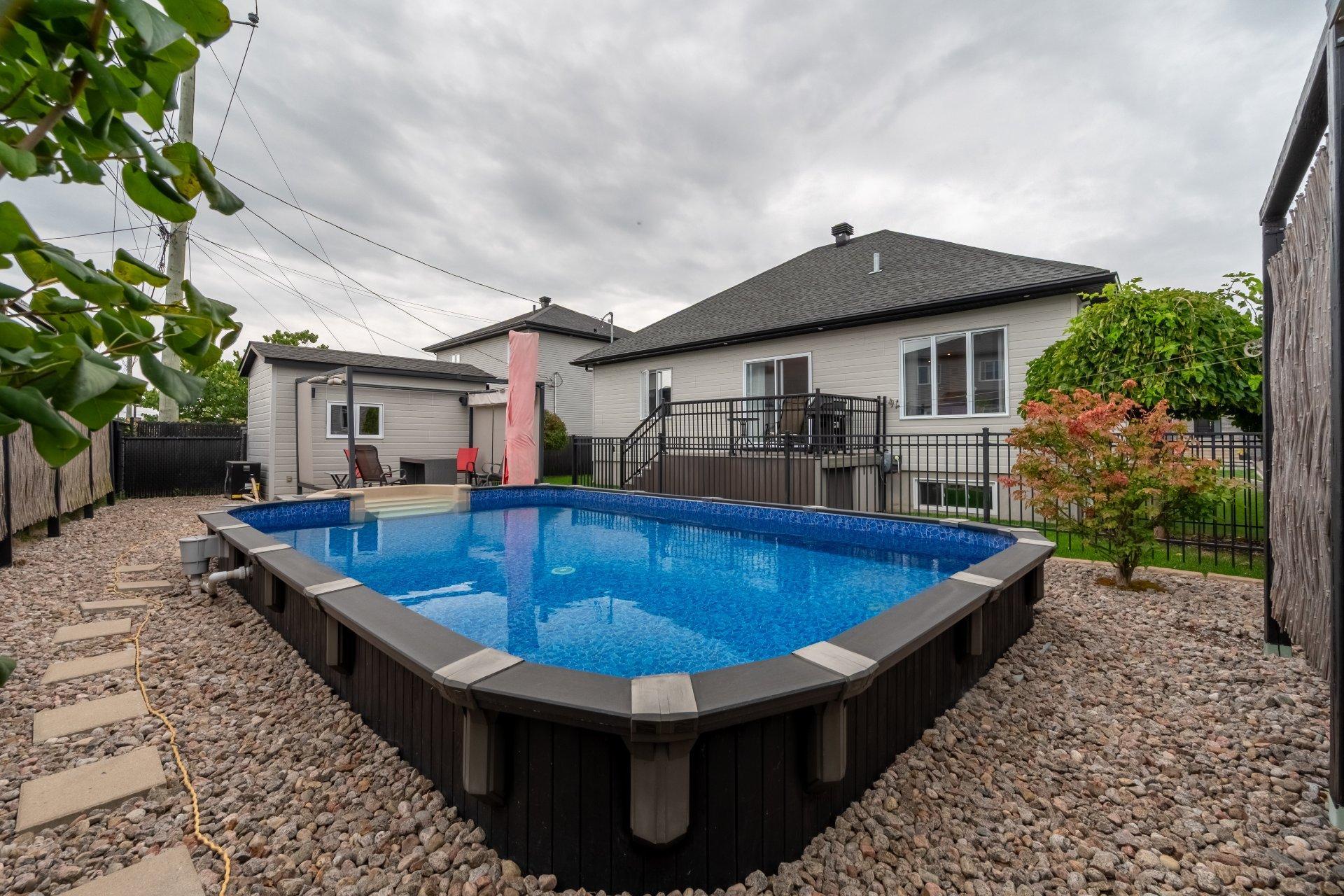 









1665


Rue Abraham-Massé

,
Chambly,




QC
J3L0P4

