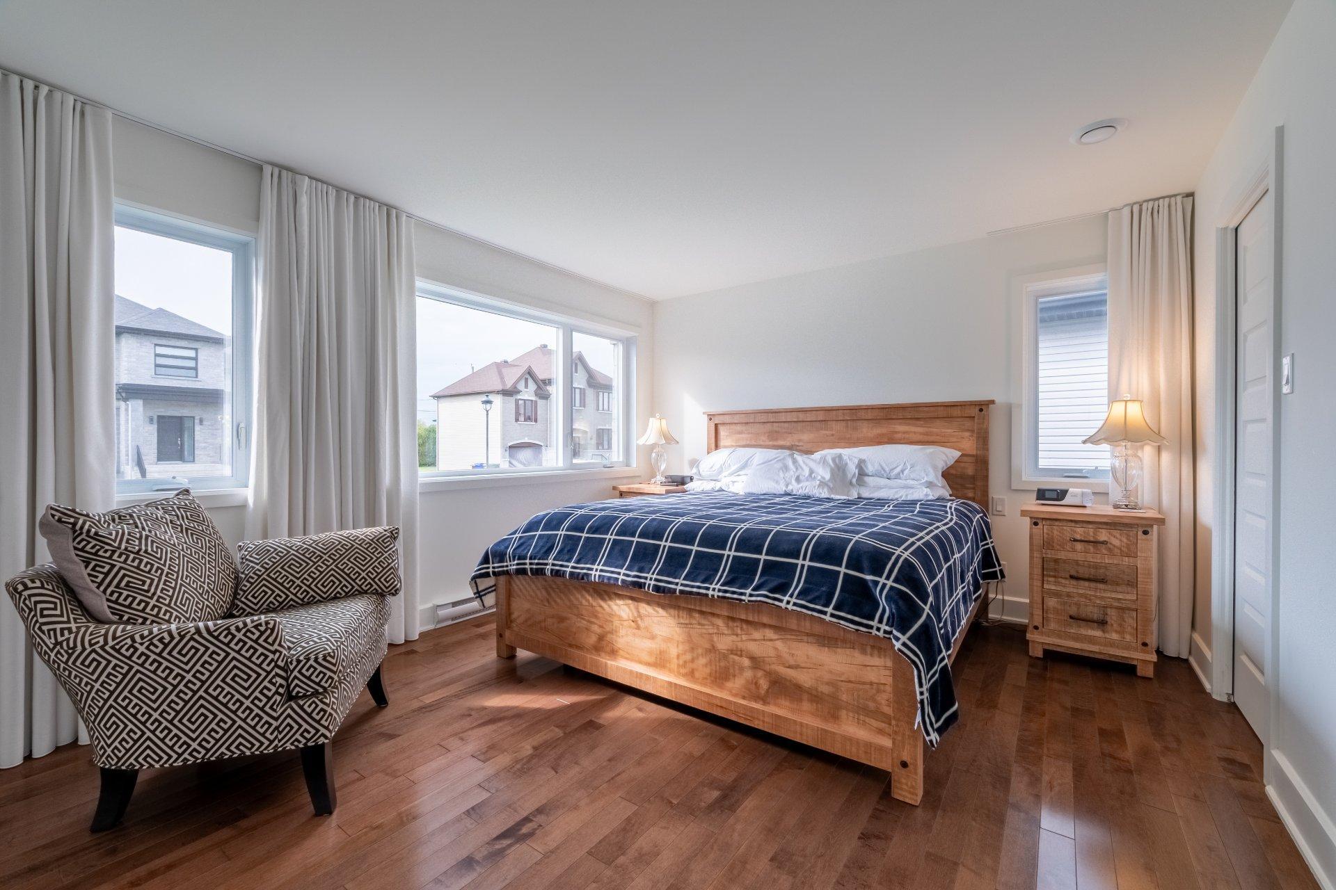 









1665


Rue Abraham-Massé

,
Chambly,




QC
J3L0P4


