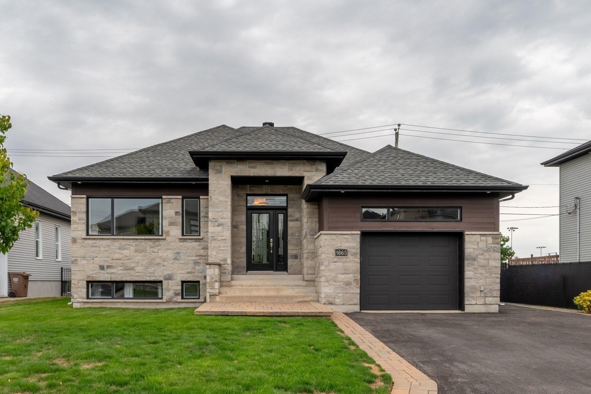 









1665


Rue Abraham-Massé

,
Chambly,




QC
J3L0P4

