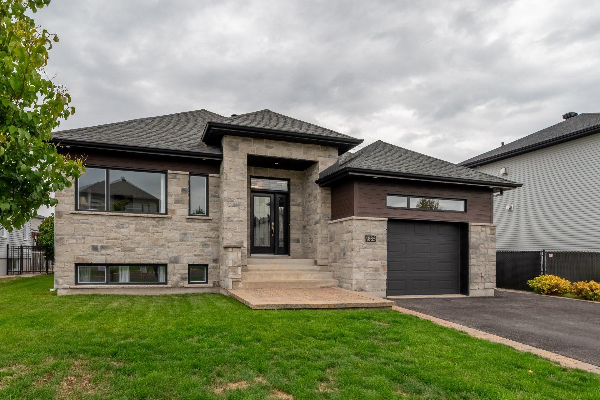 









1665


Rue Abraham-Massé

,
Chambly,




QC
J3L0P4

