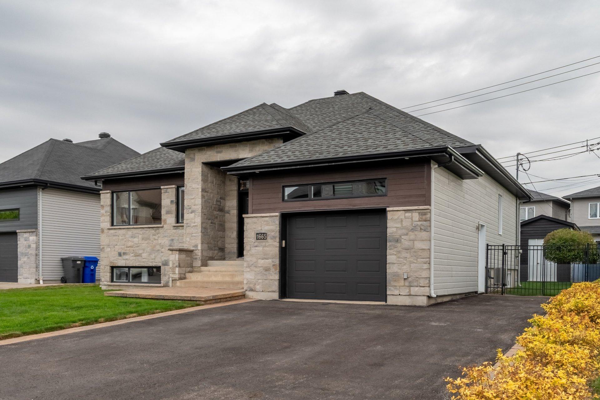 









1665


Rue Abraham-Massé

,
Chambly,




QC
J3L0P4

