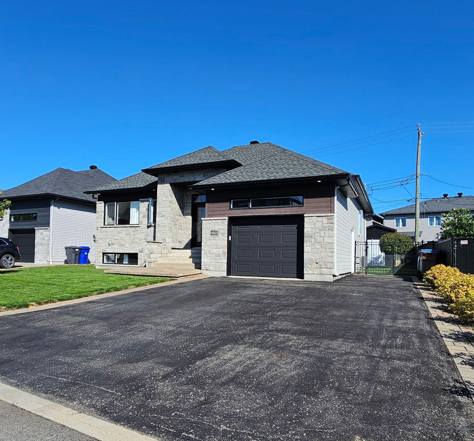 









1665


Rue Abraham-Massé

,
Chambly,




QC
J3L0P4

