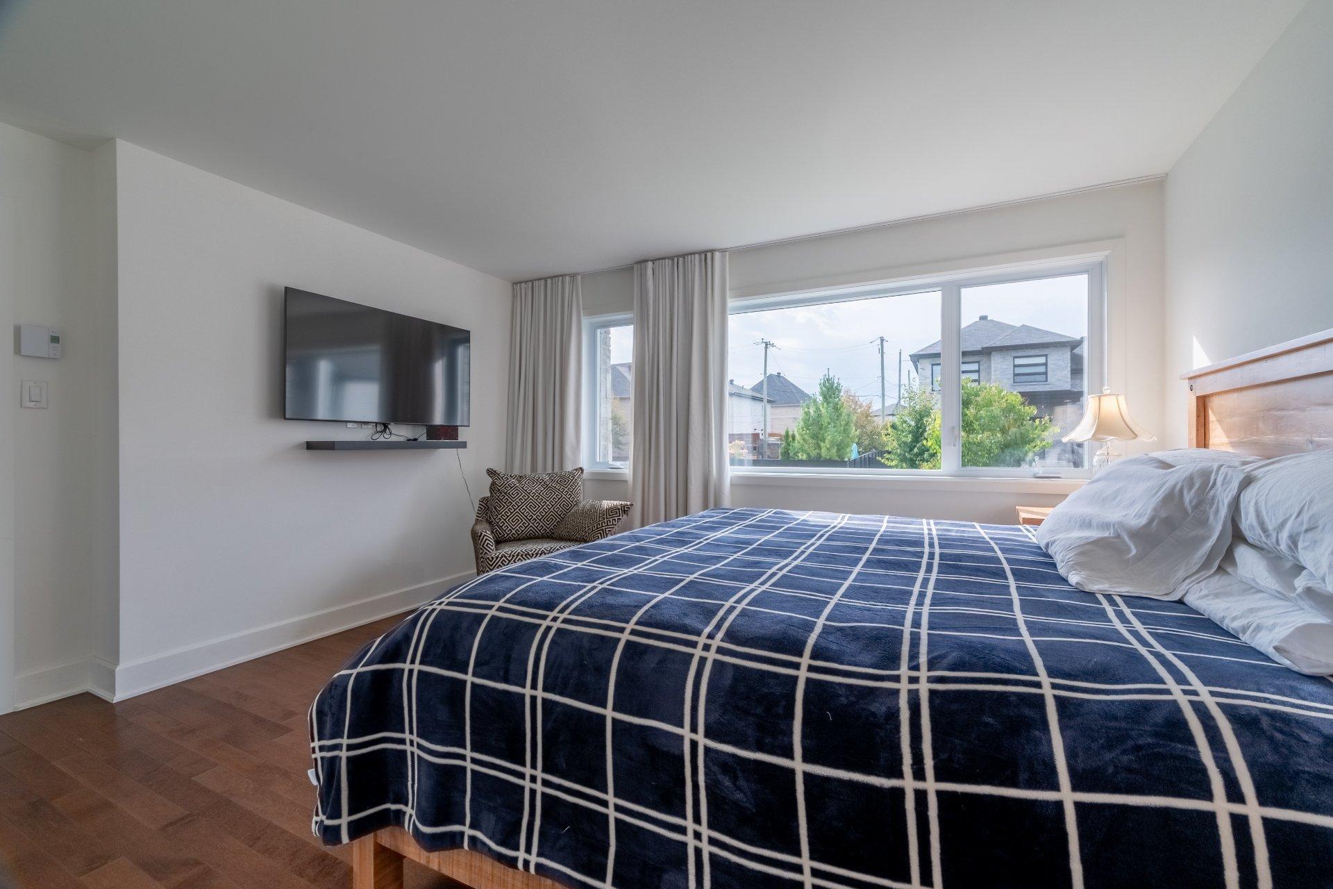 









1665


Rue Abraham-Massé

,
Chambly,




QC
J3L0P4

