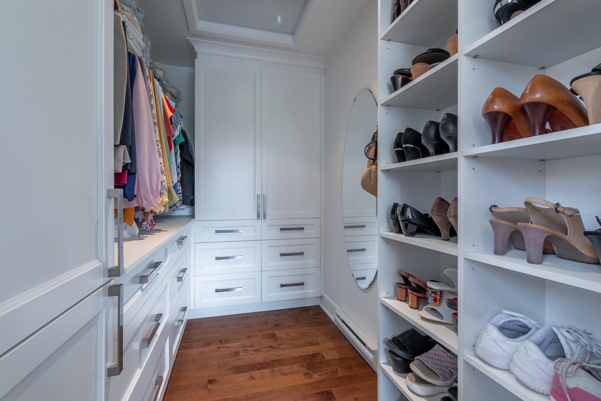 









1665


Rue Abraham-Massé

,
Chambly,




QC
J3L0P4

