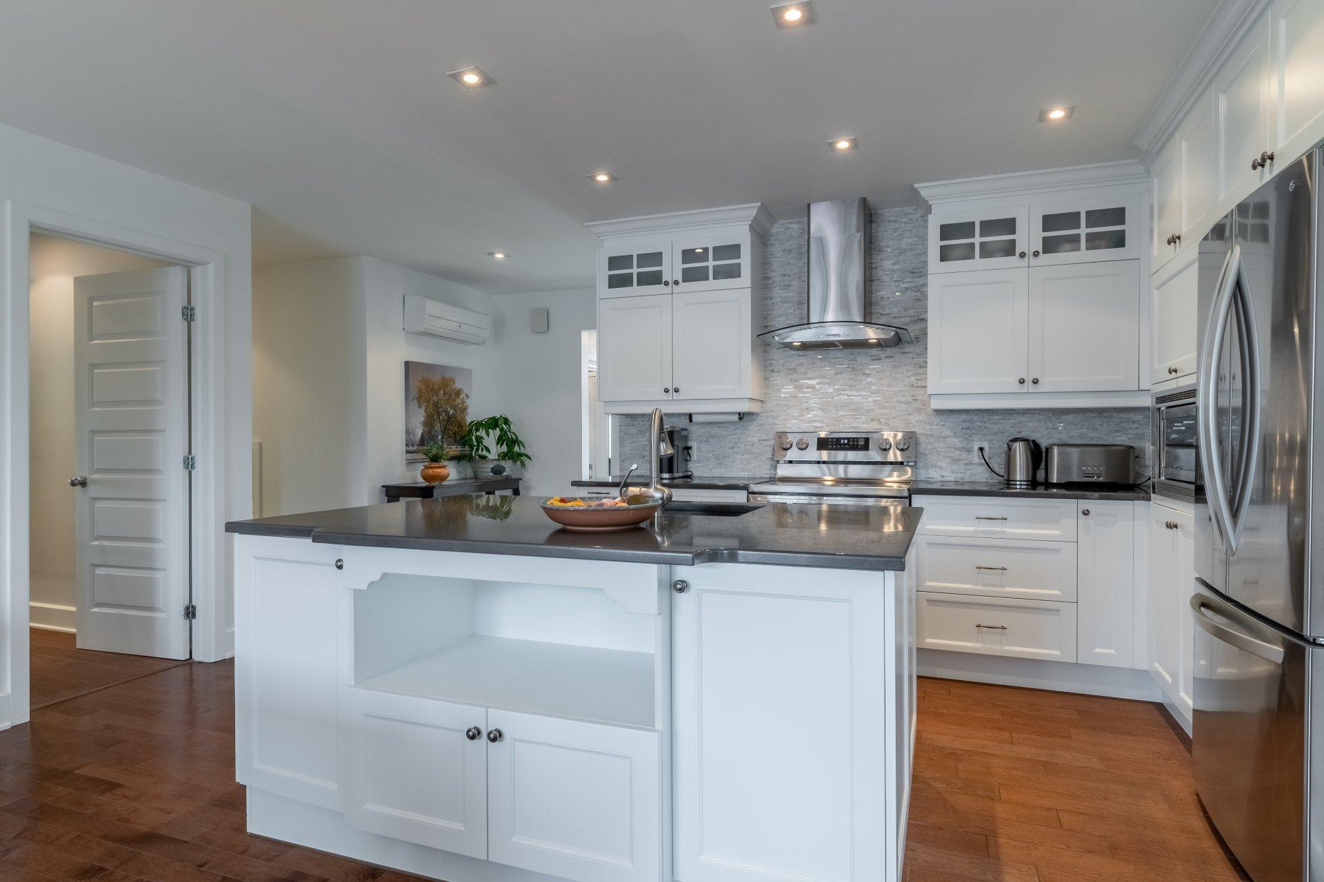 









1665


Rue Abraham-Massé

,
Chambly,




QC
J3L0P4

