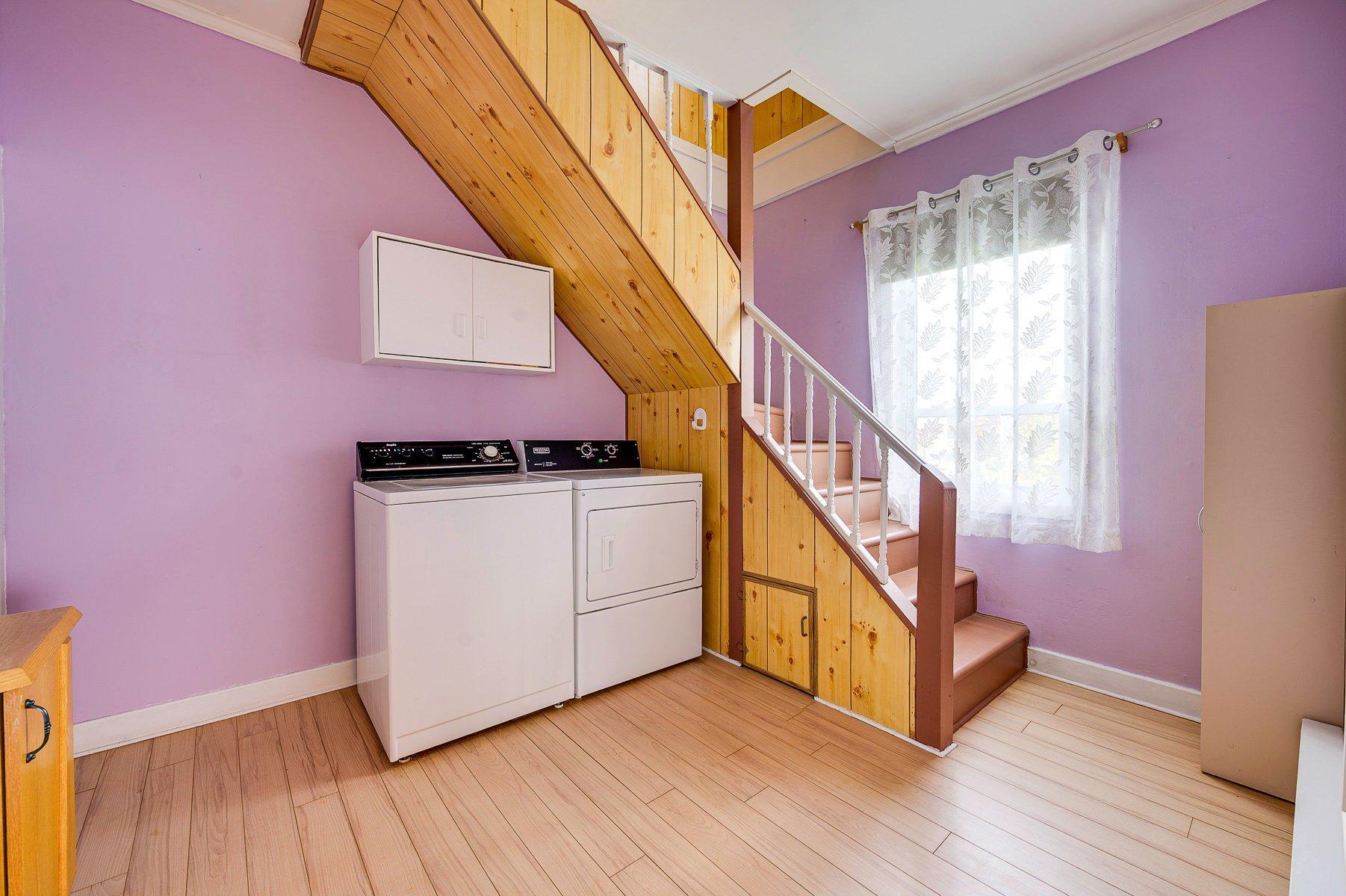 









127


Rue St-Antoine

,
Sainte-Agathe-des-Monts,




QC
J8C2E1

