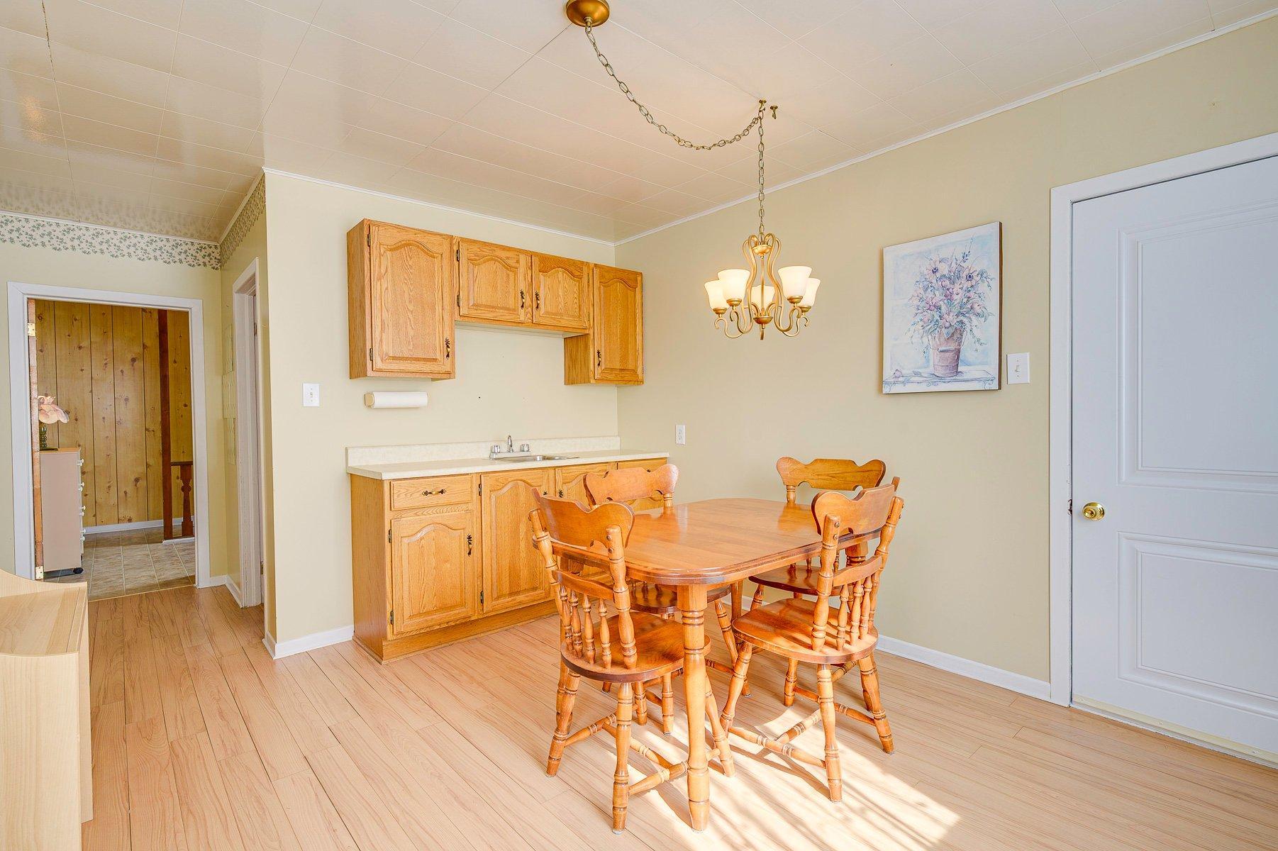 









127


Rue St-Antoine

,
Sainte-Agathe-des-Monts,




QC
J8C2E1


