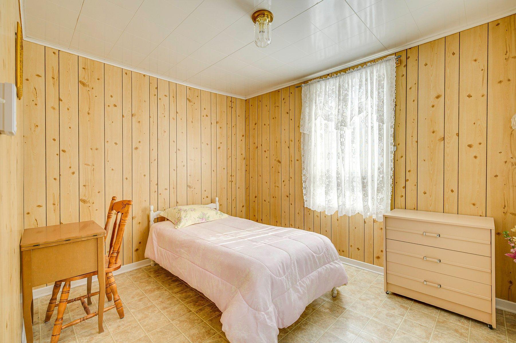 









127


Rue St-Antoine

,
Sainte-Agathe-des-Monts,




QC
J8C2E1

