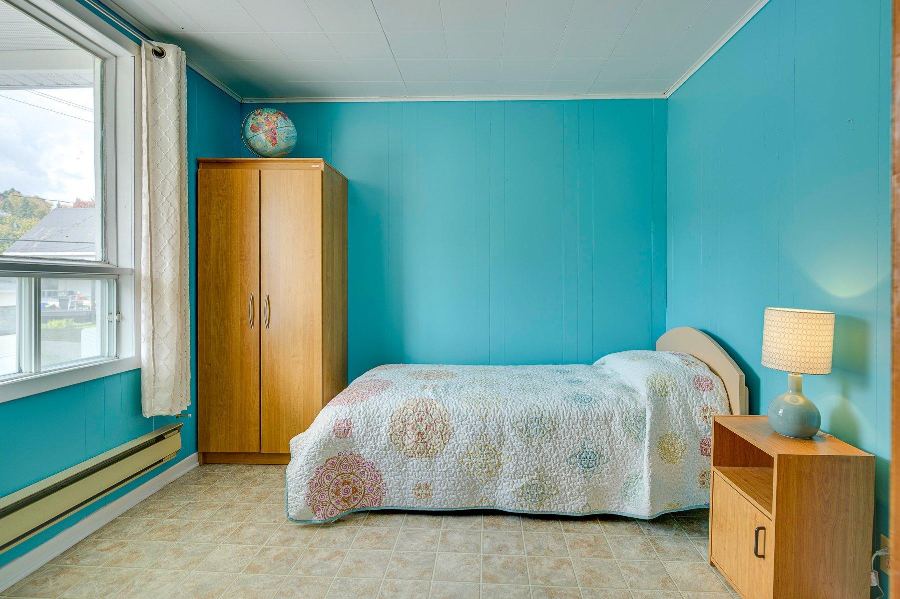 









127


Rue St-Antoine

,
Sainte-Agathe-des-Monts,




QC
J8C2E1

