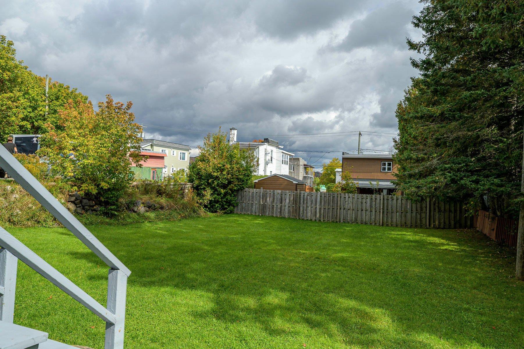 









127


Rue St-Antoine

,
Sainte-Agathe-des-Monts,




QC
J8C2E1

