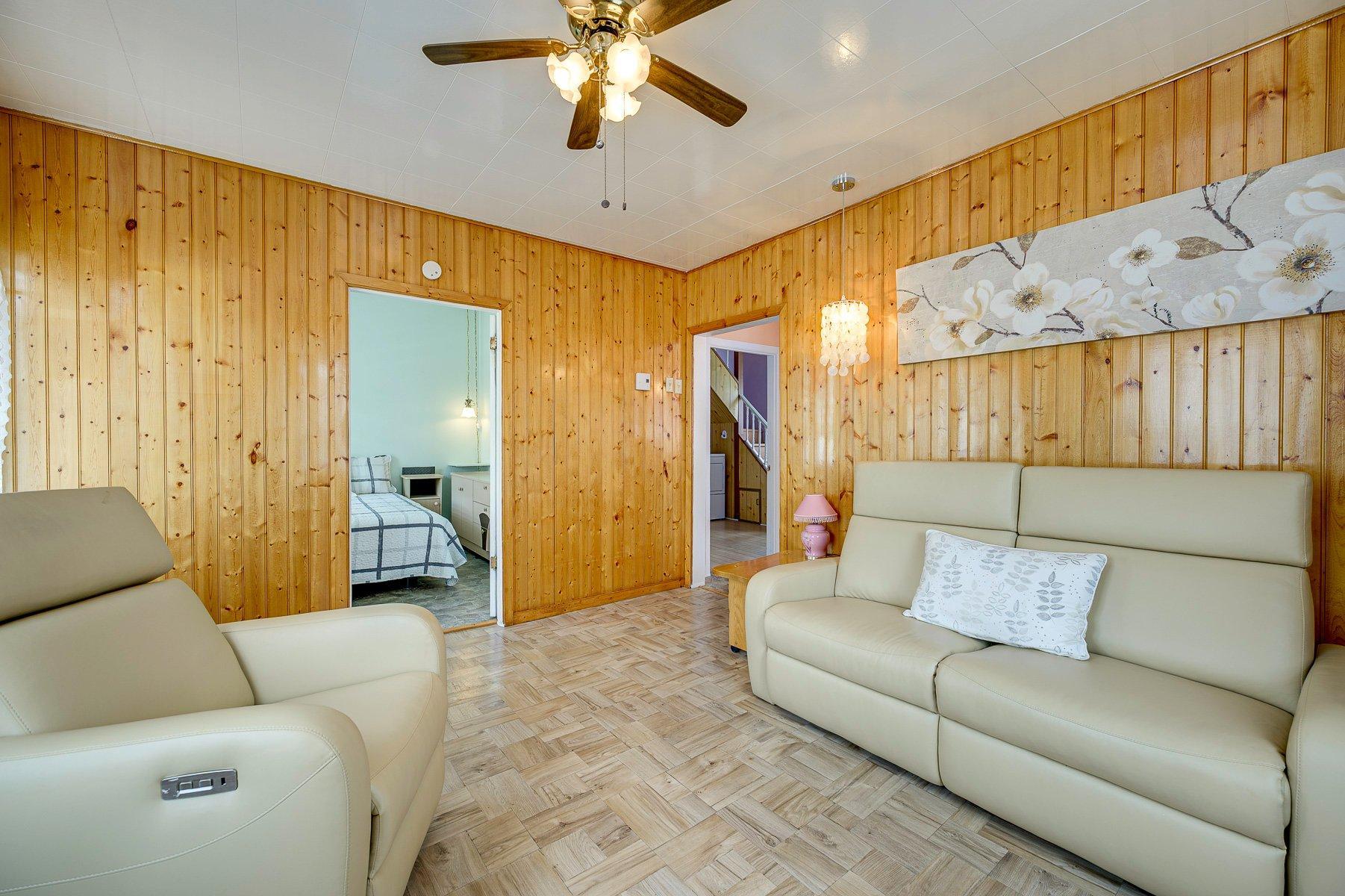 









127


Rue St-Antoine

,
Sainte-Agathe-des-Monts,




QC
J8C2E1

