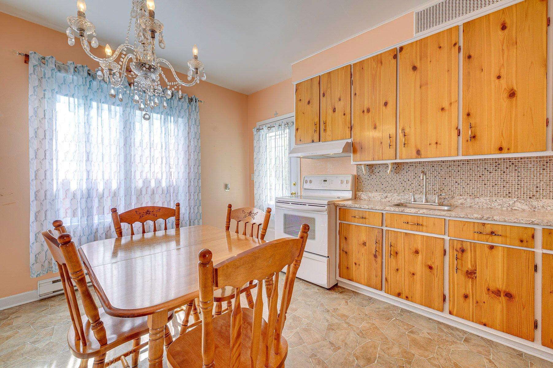 









127


Rue St-Antoine

,
Sainte-Agathe-des-Monts,




QC
J8C2E1

