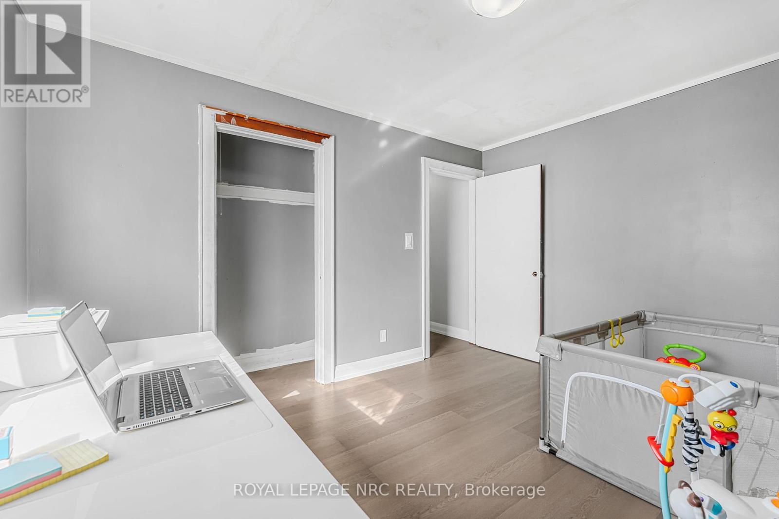 












207 ELMWOOD AVENUE

,
Fort Erie (Crystal Beach),




Ontario
L0S1B0

