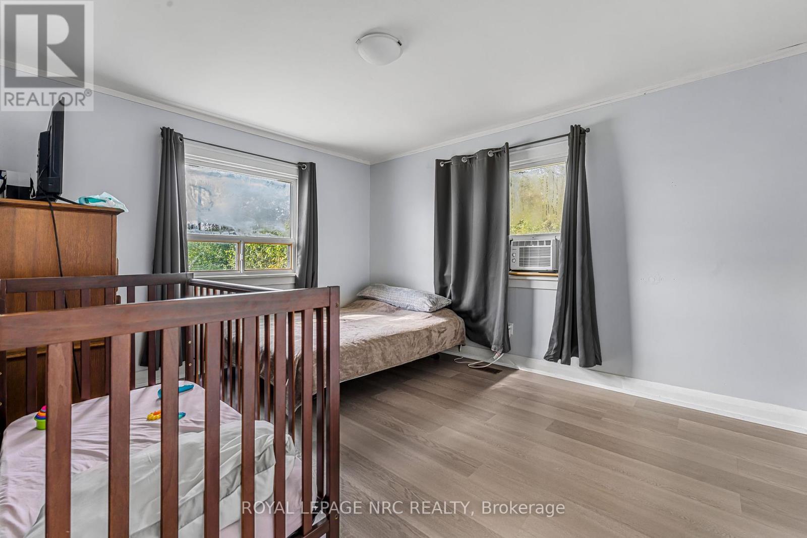 












207 ELMWOOD AVENUE

,
Fort Erie (Crystal Beach),




Ontario
L0S1B0

